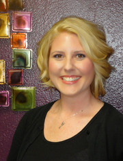 Lindsey  Willis, Hairstylist/Color Specialist